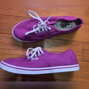 Vans Unisex  Magenta & White Authentic Low Pro Lace Up Shoe TB4R